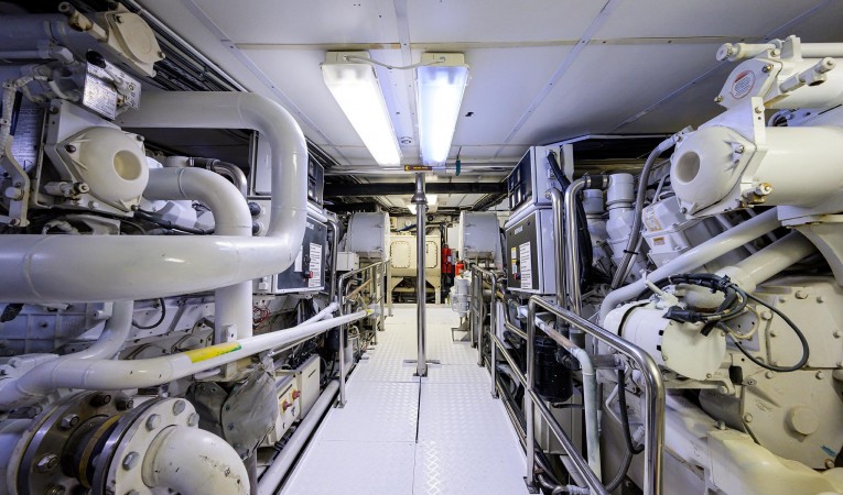 147 Sensation Yachts 