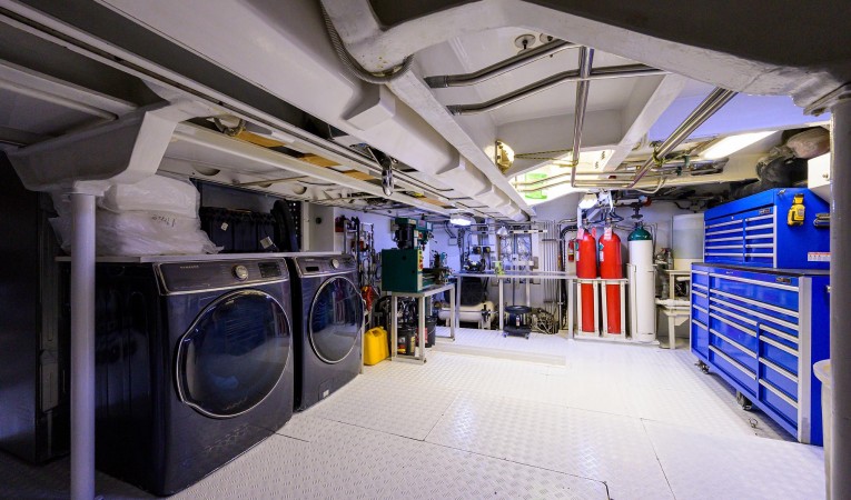 147 Sensation Yachts 