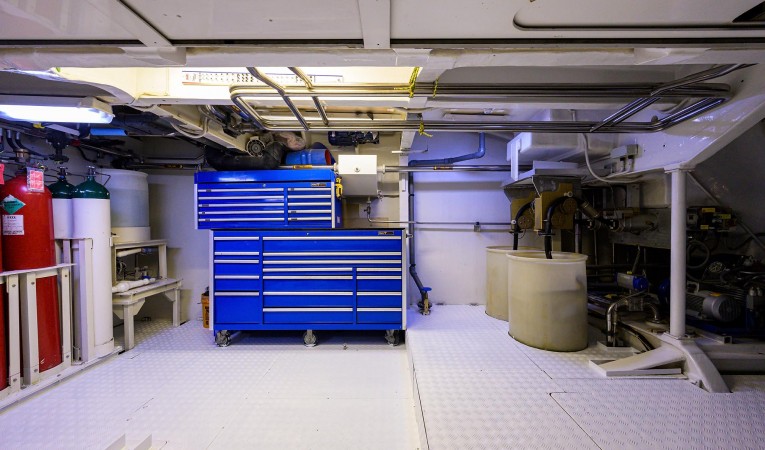 147 Sensation Yachts 