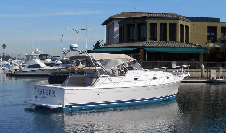 34 Mainship Stern view