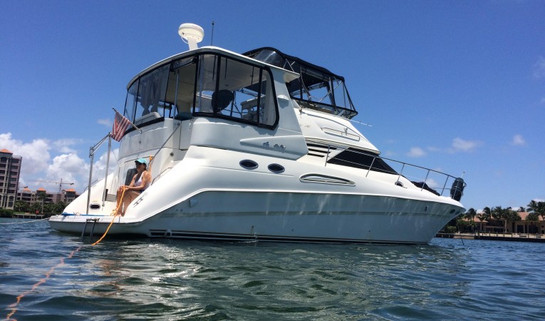 42 Sea Ray On Water