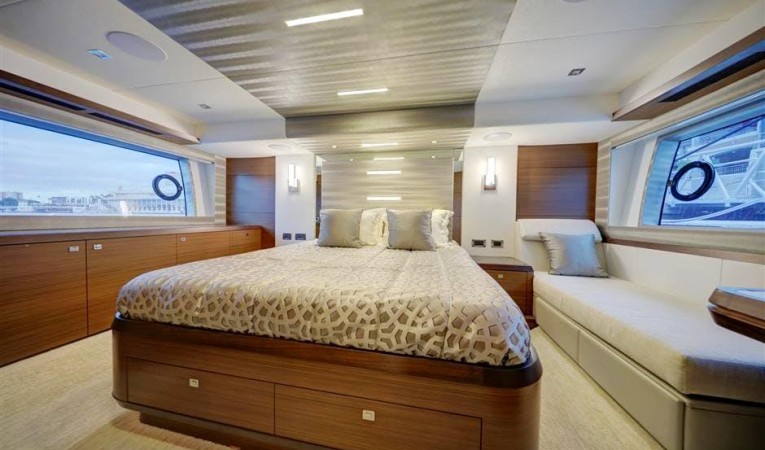 70 Ocean Alexander 
