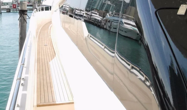 72 Ferretti Yachts 2013 Ferretti 720 Fly - SPARE CHANGE