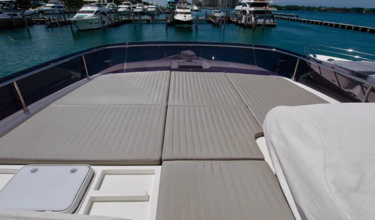 72 Ferretti Yachts 2013 Ferretti 720 Fly - SPARE CHANGE
