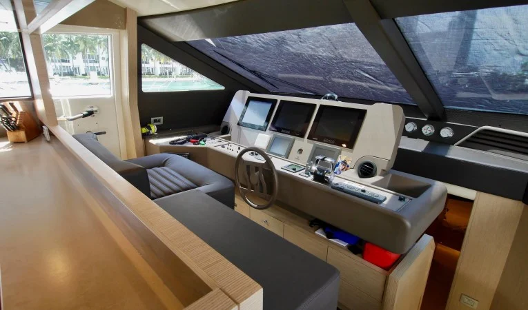 72 Ferretti Yachts 2013 Ferretti 720 Fly - SPARE CHANGE