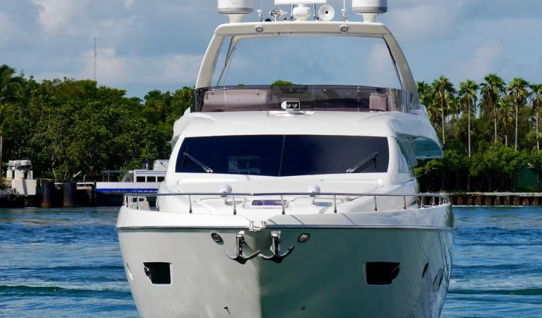 72 Ferretti Yachts 