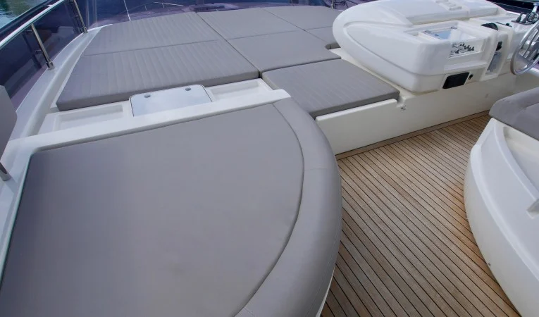 72 Ferretti Yachts 
