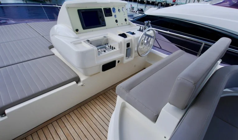 72 Ferretti Yachts 