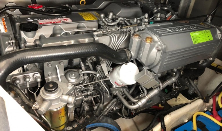 36 Silverton Yanmar Spotless Diesel and Bildge