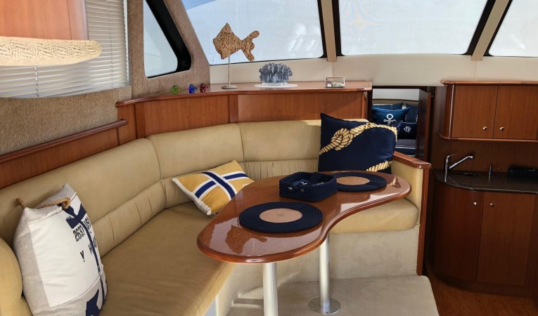 36 Silverton Port Side Salon
