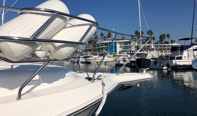 36 Silverton SS Anchor, Bow Light, Fender holders