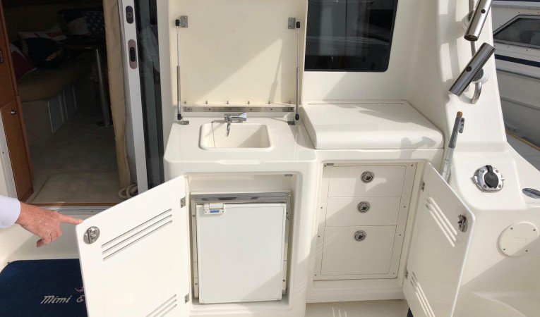 36 Silverton Cockpit Sink and Ice Maker