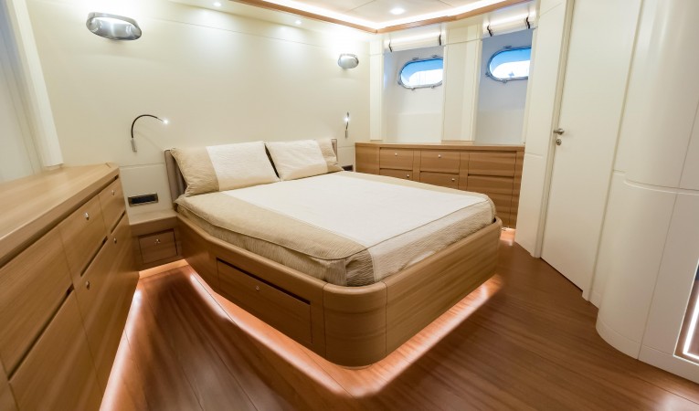 86 Cantiere Delle Marche VIP STATEROOM