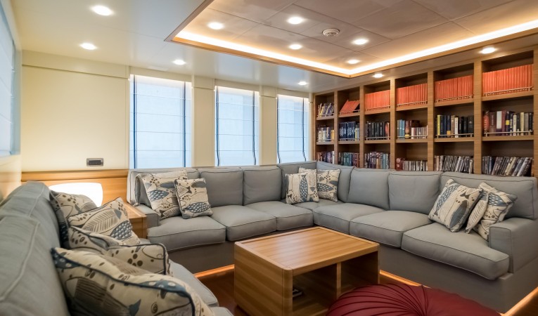 86 Cantiere Delle Marche SKY LOUNGE