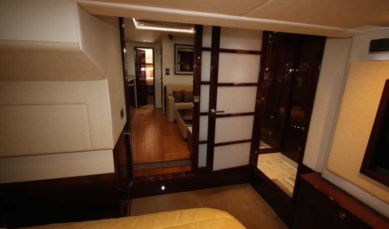 54 Sea Ray from master looking forward