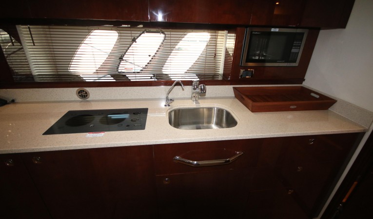 54 Sea Ray galley