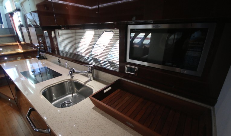54 Sea Ray galley looking aft