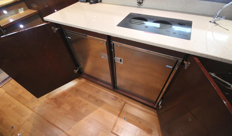 54 Sea Ray Isotherm fridge and freezer