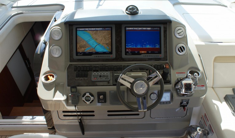 54 Sea Ray helm detail