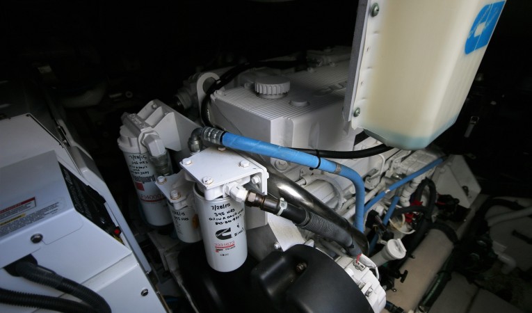 54 Sea Ray starboard Cummins QSM-11, 715hp