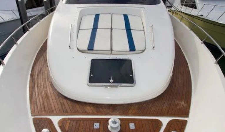 65 Azimut Bow Detail