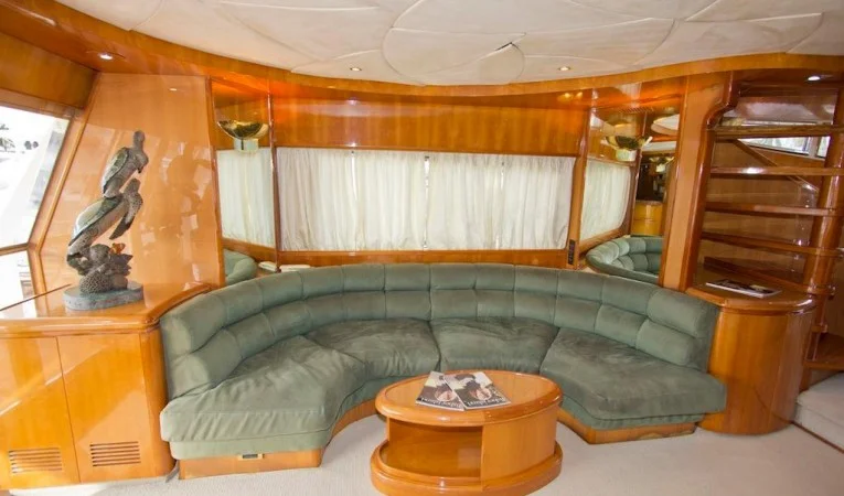 65 Azimut Port Main Salon Couch
