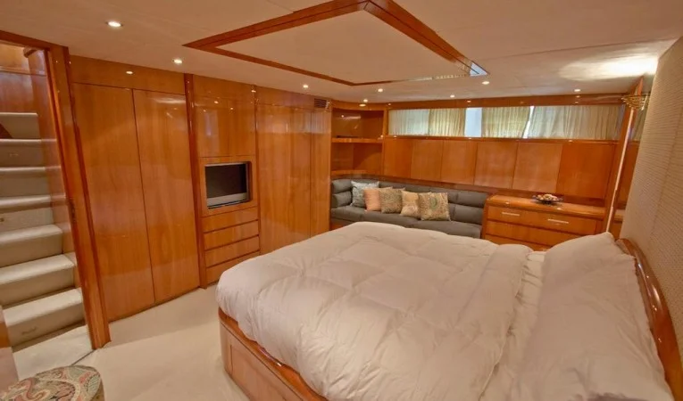 65 Azimut Master Stateroom TV