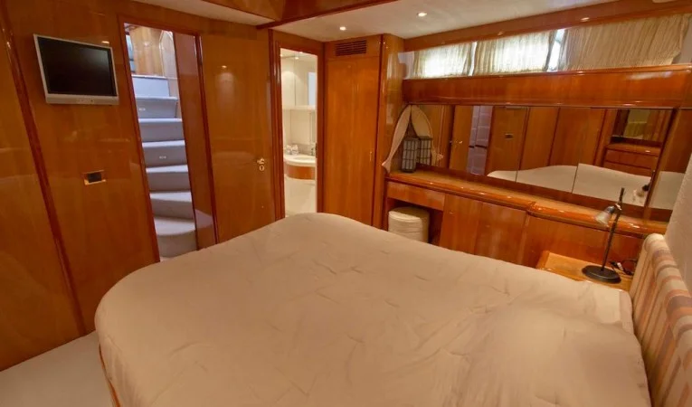 65 Azimut VIP TV