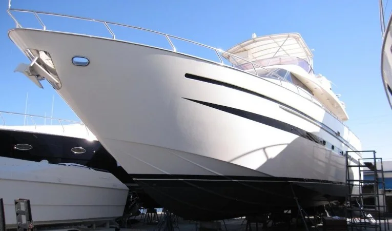 65 Azimut Bow Out of Water