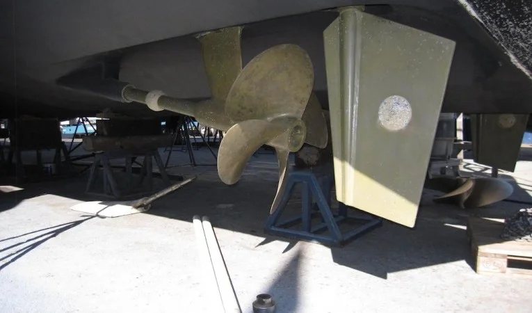 65 Azimut Running Gear