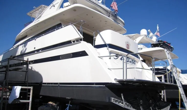 65 Azimut Stern Out of Water