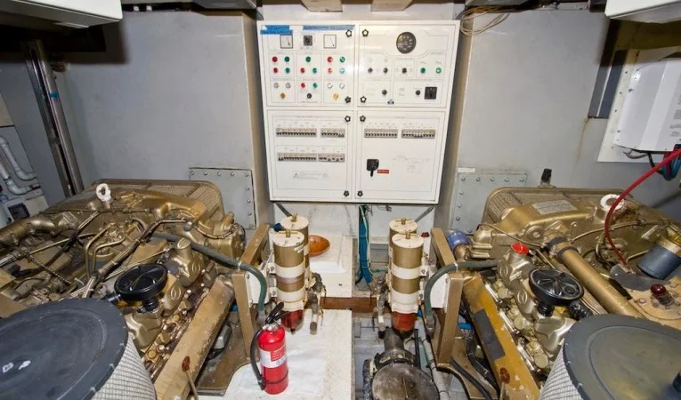 65 Azimut Engine Room Aft