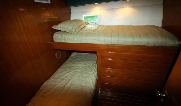 41 Hatteras Port Stateroom