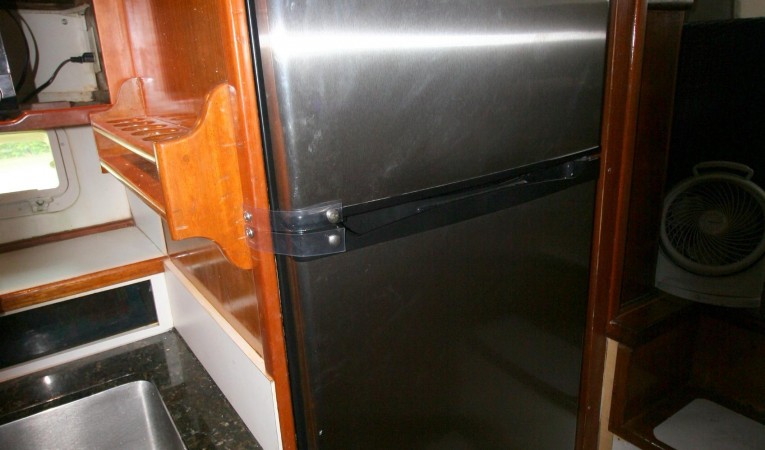 41 Hatteras Refrigerator/Freezer