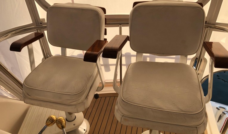 34 Riviera Dual Helm Seats