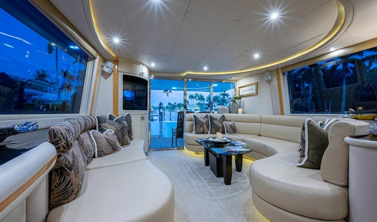 76 Lazzara Yachts 