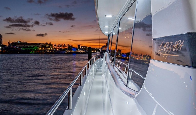 76 Lazzara Yachts 