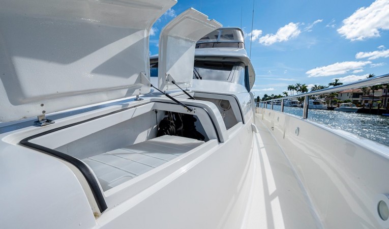 76 Lazzara Yachts 
