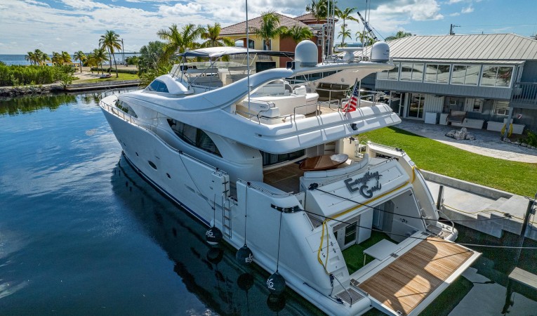 94 Ferretti 