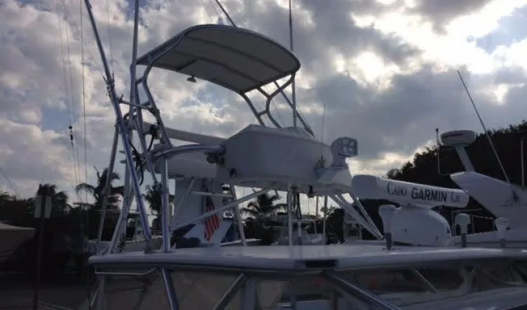 32 Cabo Yachts 