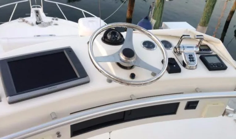 32 Cabo Yachts 