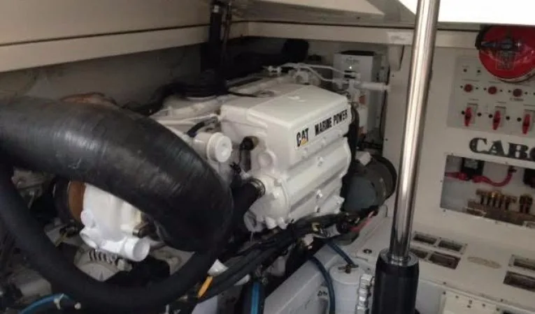 32 Cabo Yachts 