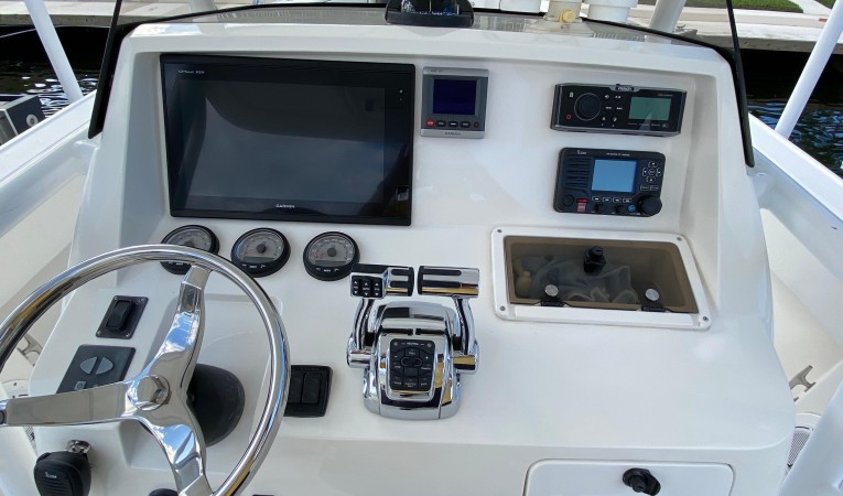 32 Intrepid Helm with Updated Garmin Electronics