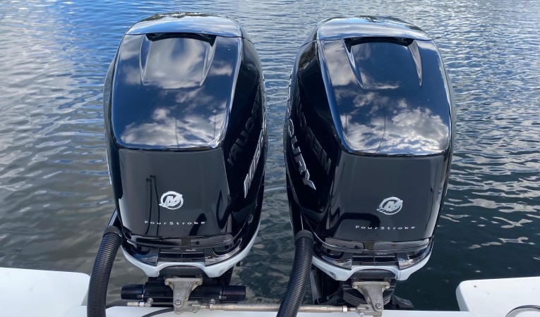 32 Intrepid Twin 2018 Mercury 300 Verados