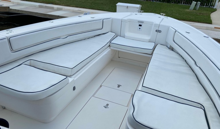 32 Intrepid Forward Seating