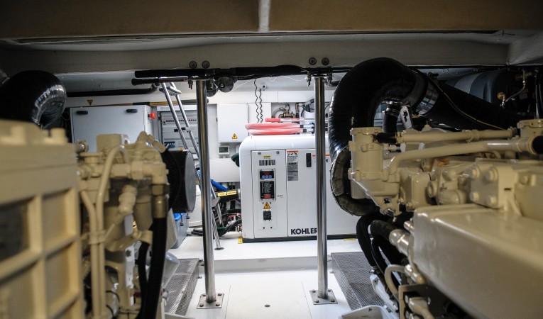 60 Azimut Engine Room and Generator