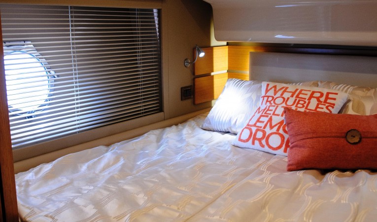 60 Azimut Guest Cabin