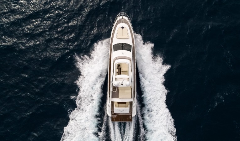 64 Azimut 