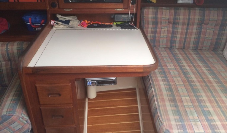 38 Catalina Navigation Table