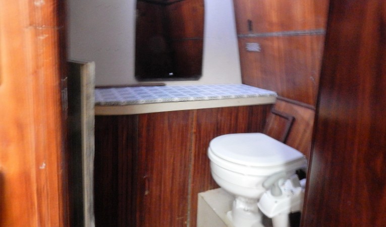 45 Bruce Roberts Aft head